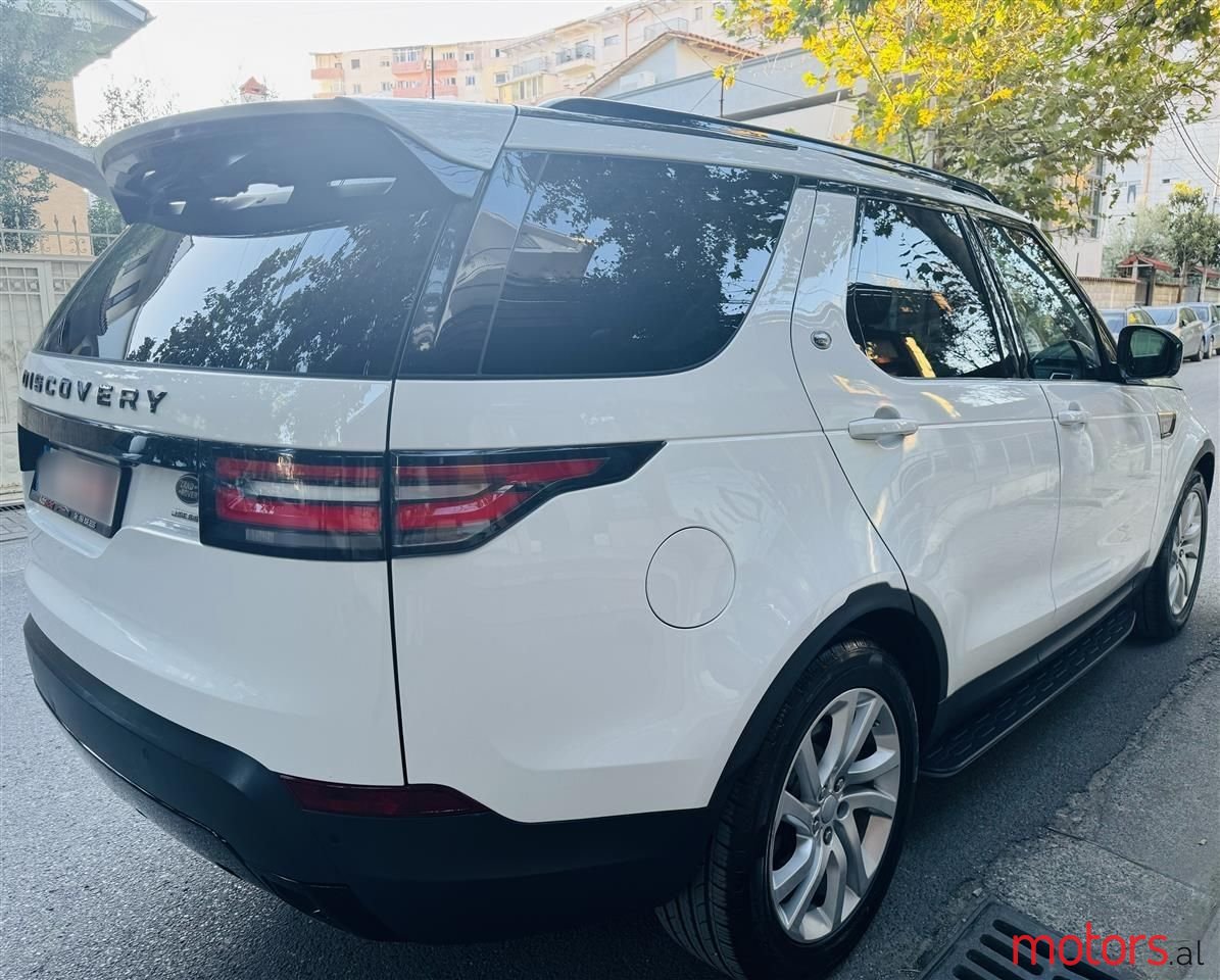 2017' Land Rover Discovery photo #3