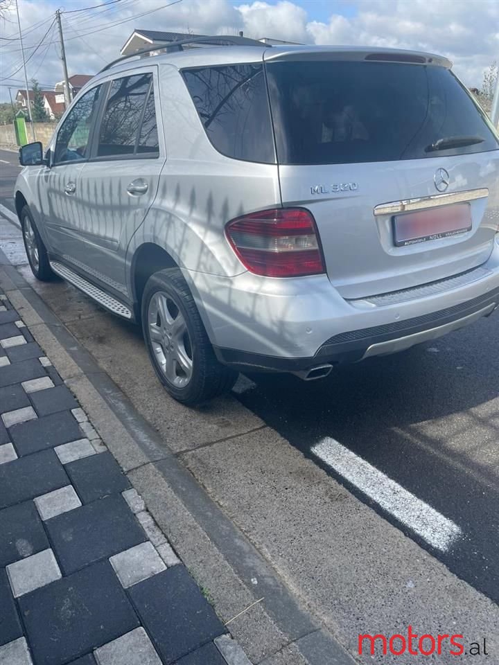2008' Mercedes-Benz ML 320 photo #5