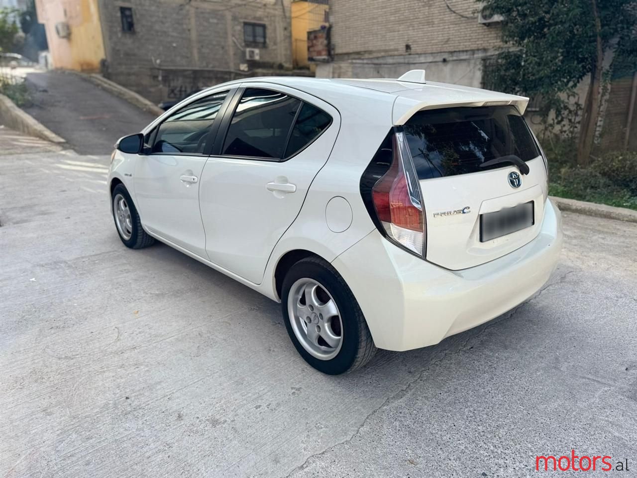 2015' Toyota Prius photo #2