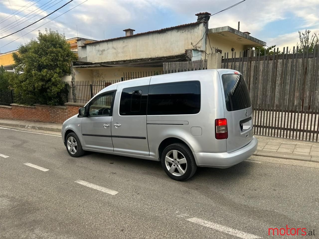 2009' Volkswagen Caddy photo #2