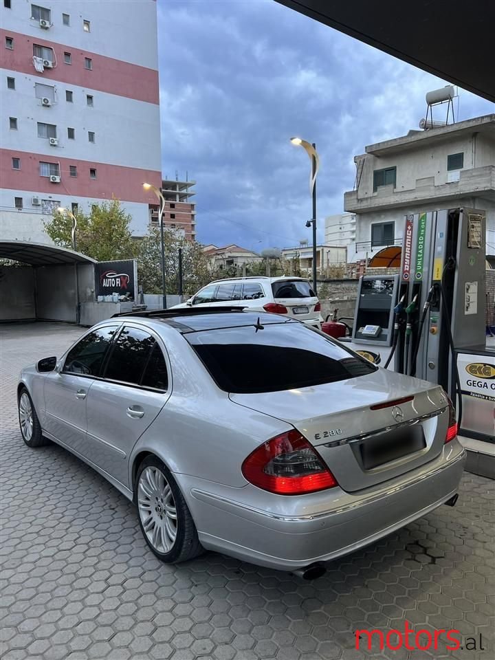 2008' Mercedes-Benz E 280 photo #1