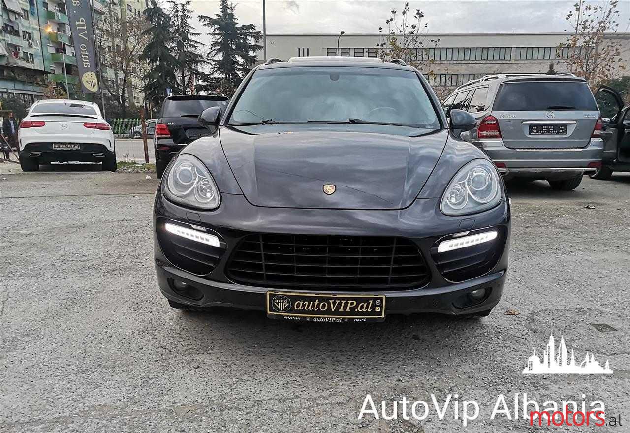 2011' Porsche Cayenne photo #3