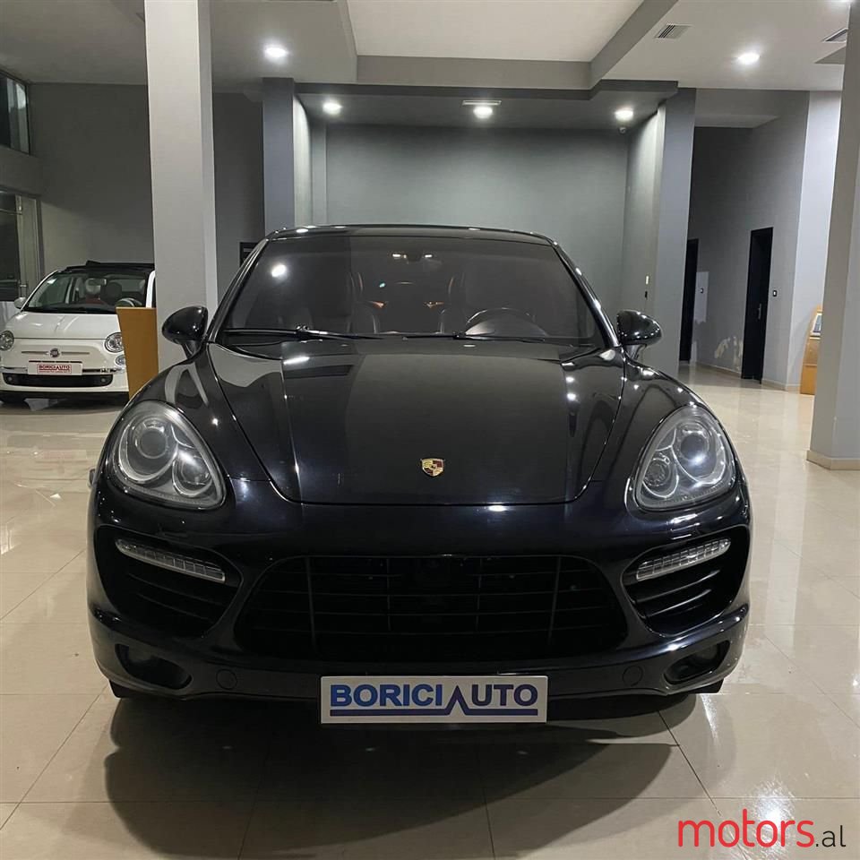 2010' Porsche Cayenne photo #3