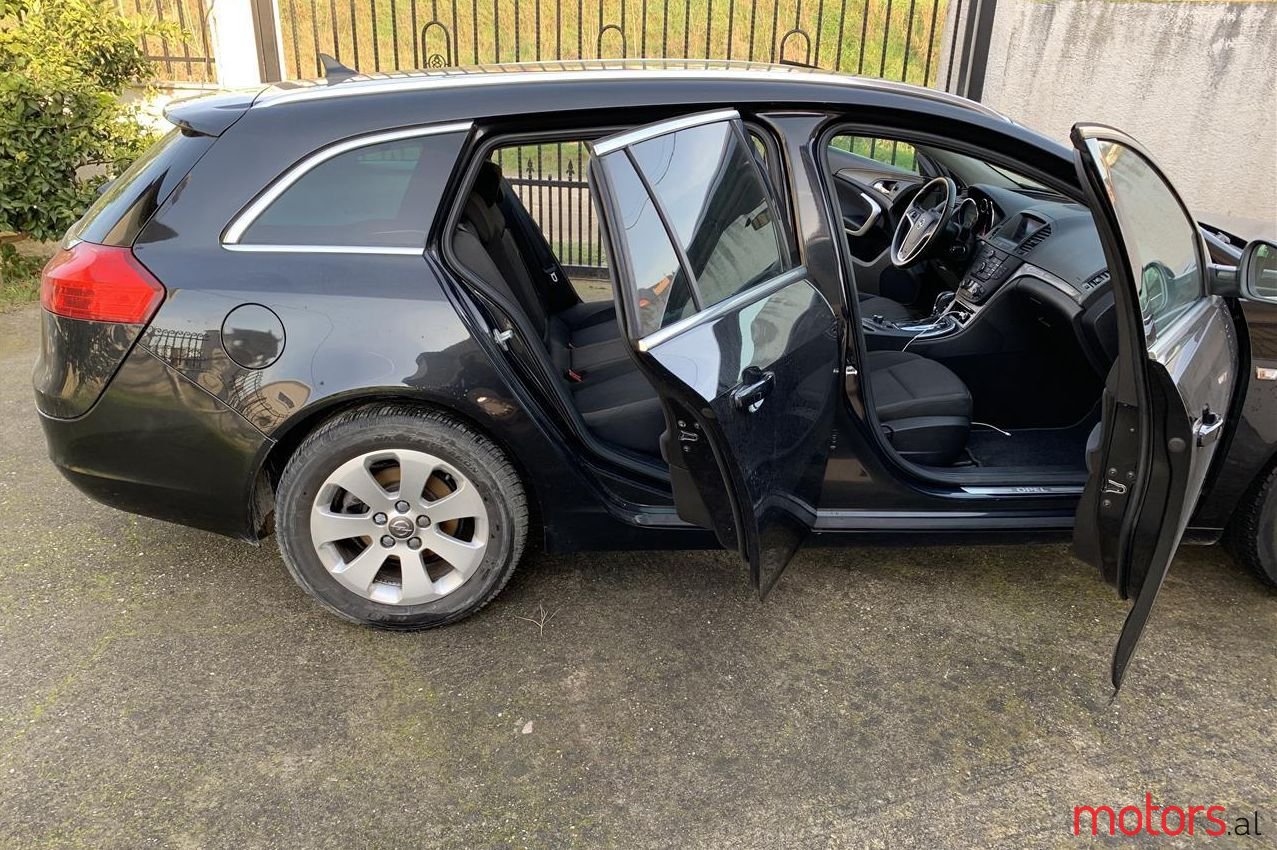 2009' Opel Insignia photo #1