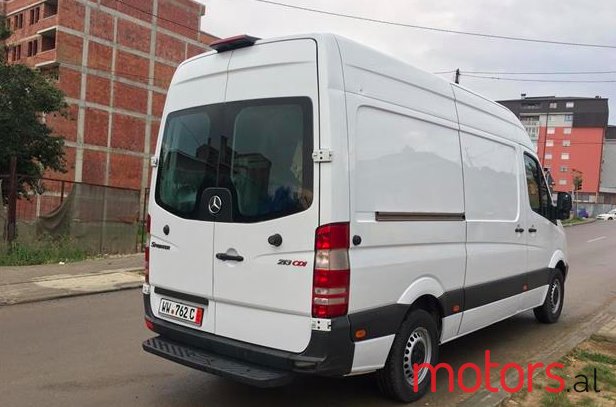 2011' Mercedes-Benz Sprinter photo #2