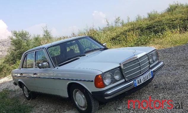 1981' Mercedes-Benz 240 photo #1