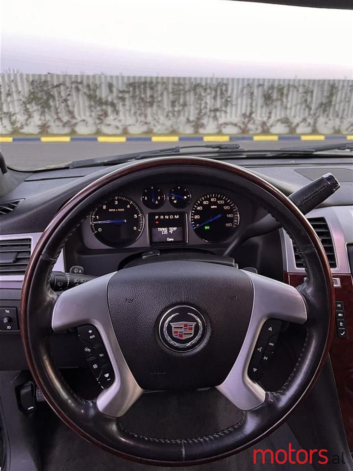 2008' Cadillac Escalade photo #2