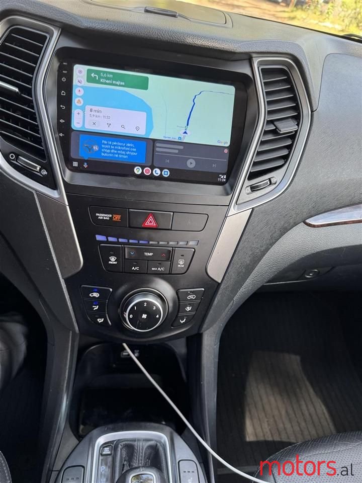 2016' Hyundai Santa Fe photo #2