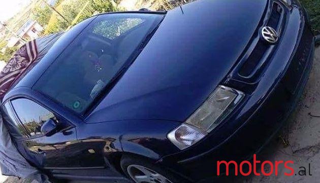 2000' Volkswagen Passat photo #1