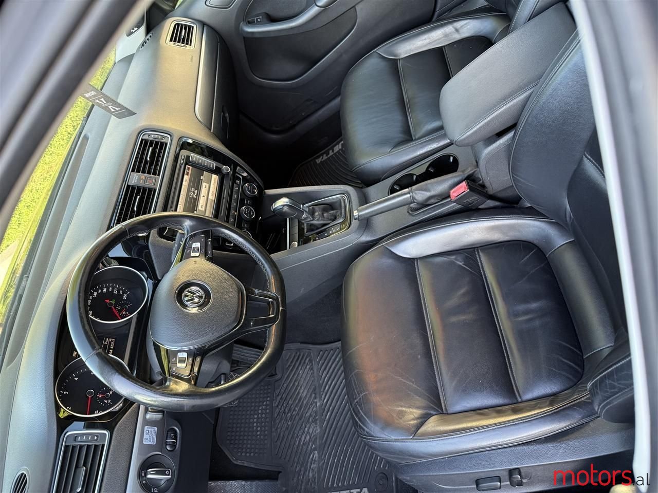 2015' Volkswagen Jetta photo #3