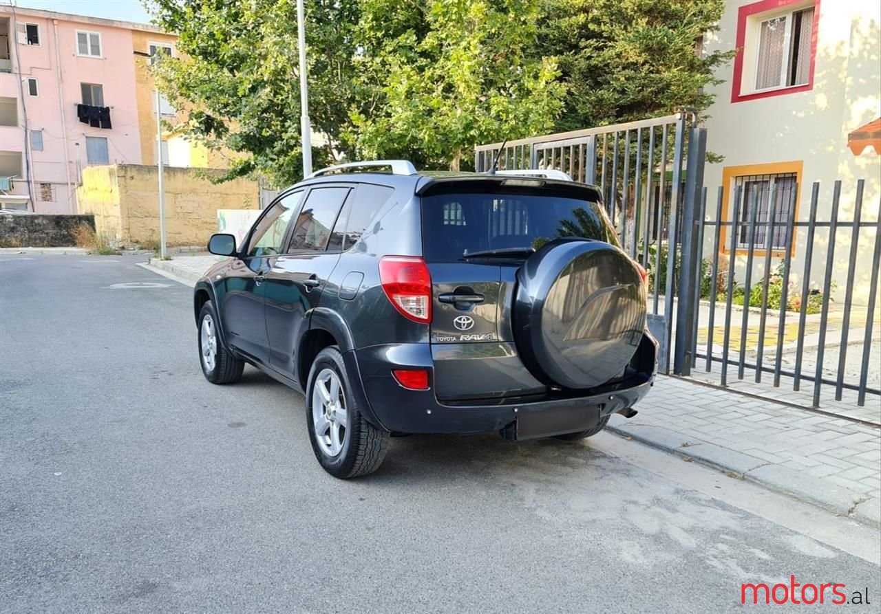 2006' Toyota RAV4 photo #1