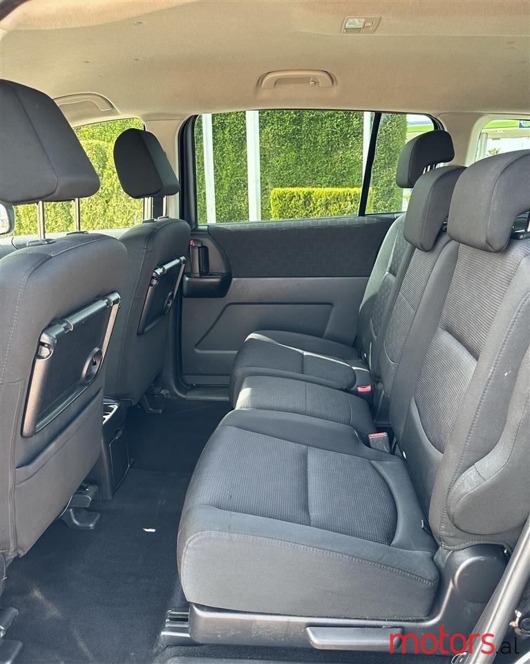 2010' Mazda Mazda5 photo #4