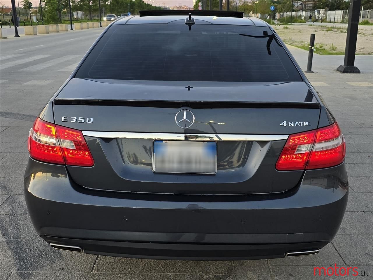 2011' Mercedes-Benz E 350 photo #5