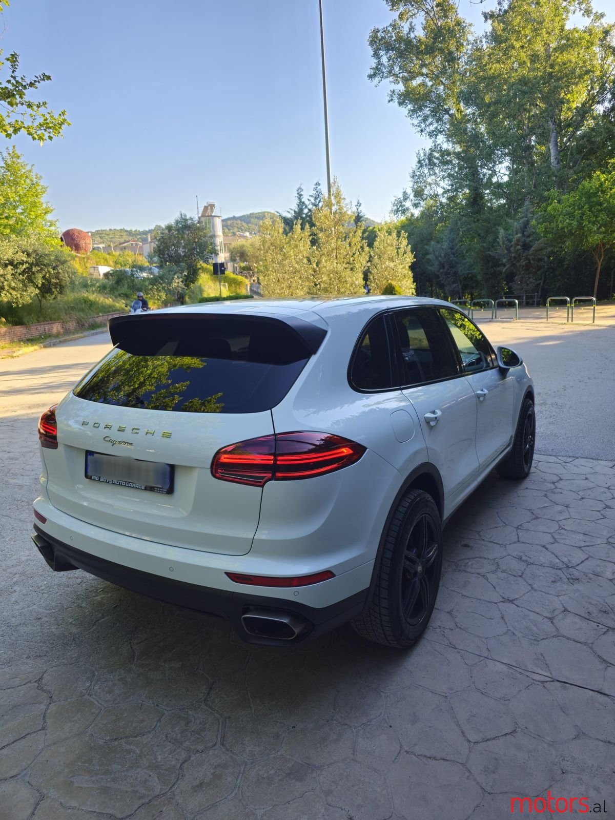 2017' Porsche Cayenne photo #5