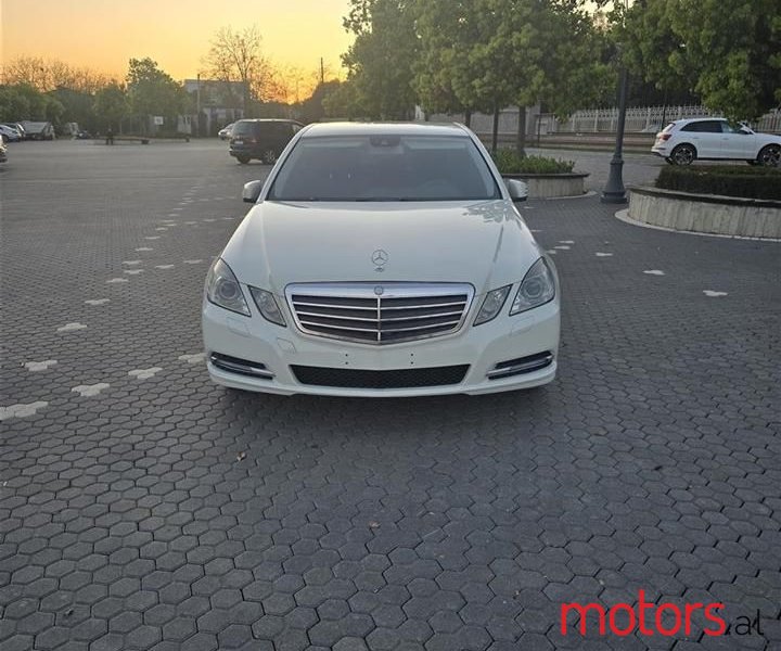 2013' Mercedes-Benz E 250 photo #1