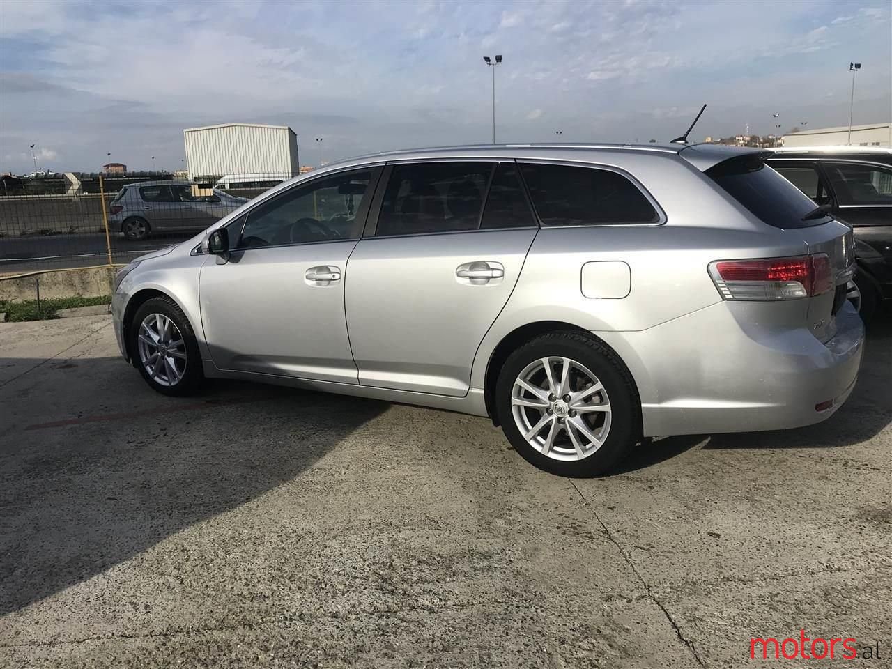 2010' Toyota Avensis photo #3