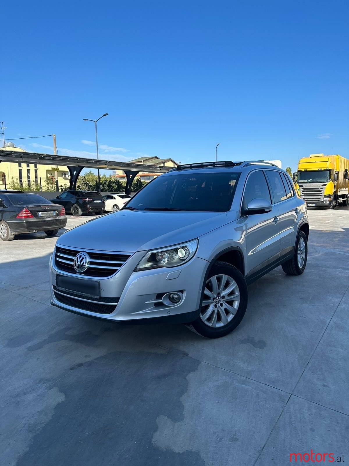 2011' Volkswagen Tiguan VOLKSWAGEN Tiguan full options photo #2