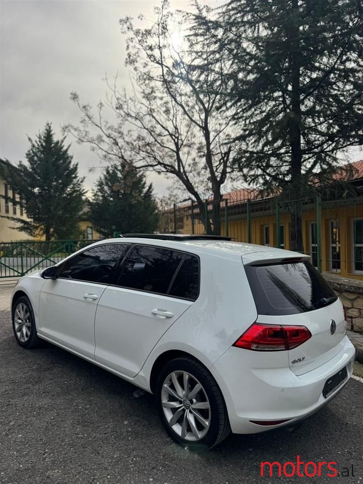 2013' Volkswagen Golf photo #2