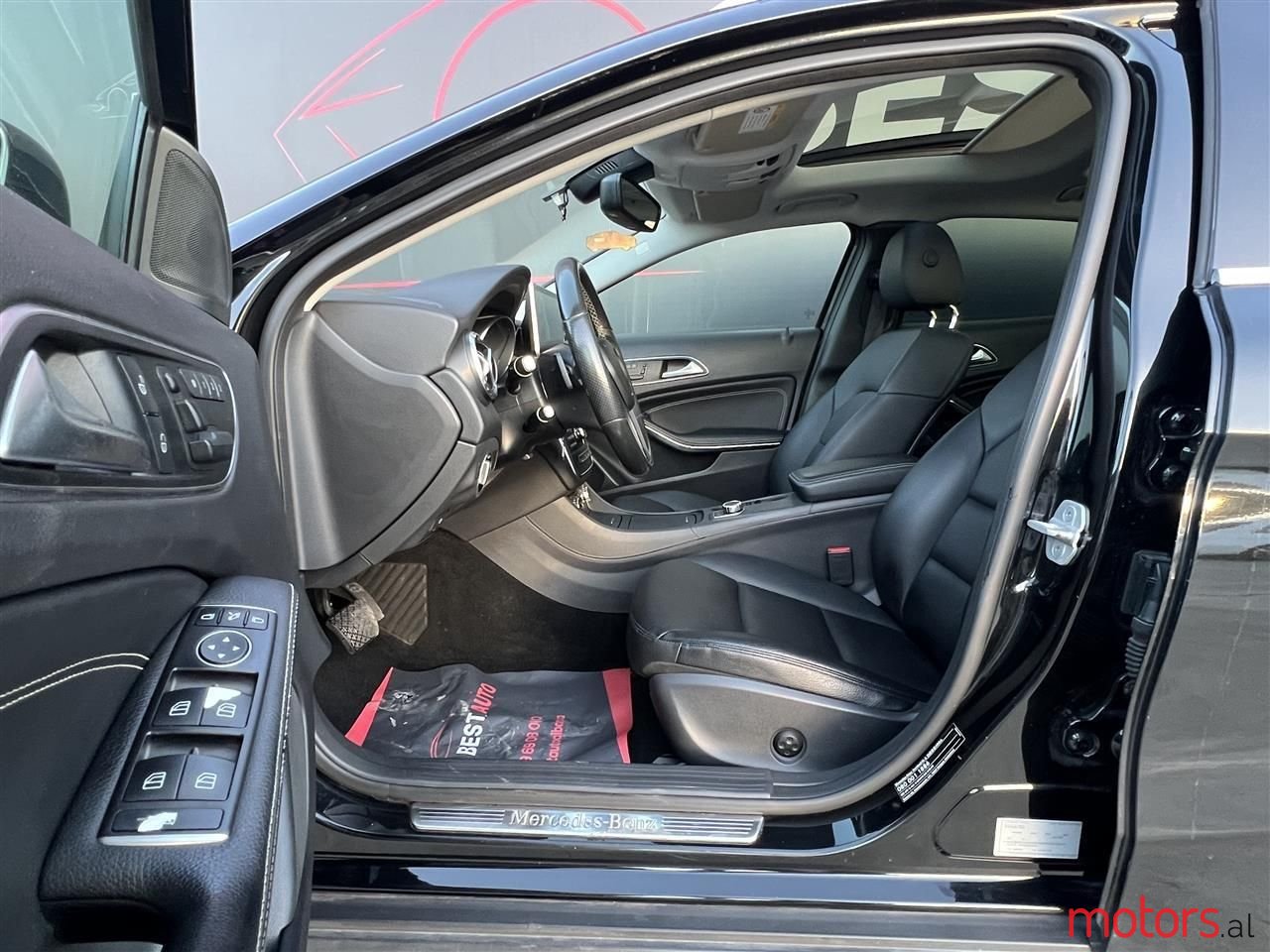 2014' Mercedes-Benz GLA 200 photo #4