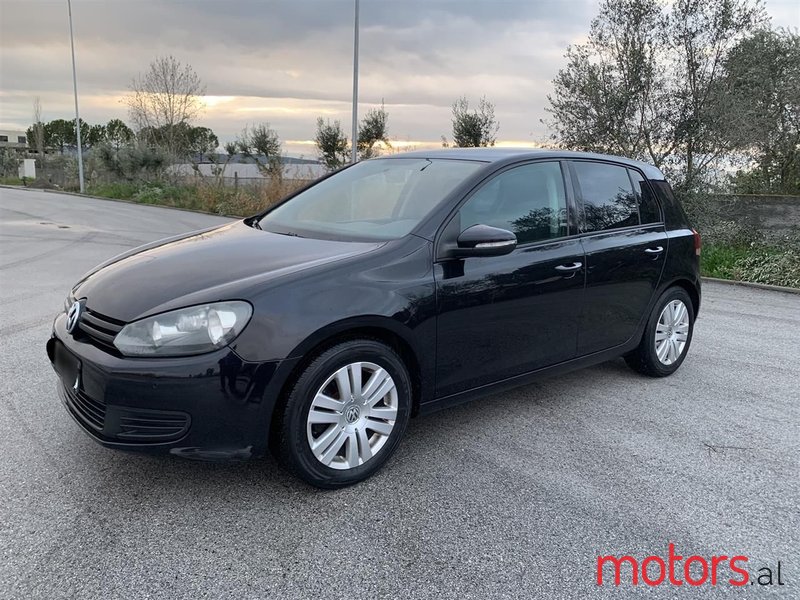 2009' Volkswagen Golf photo #3