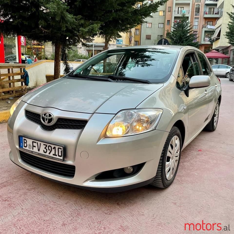 2008' Toyota Auris photo #3