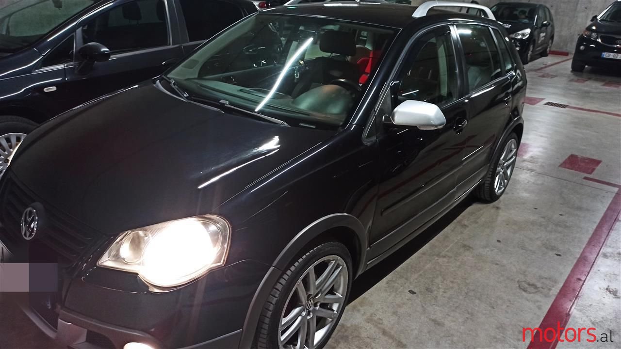 2008' Volkswagen Polo photo #5