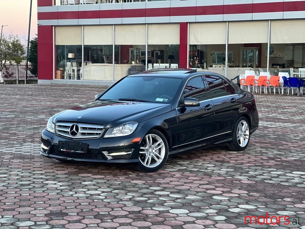 2012' Mercedes-Benz C 300 photo #1