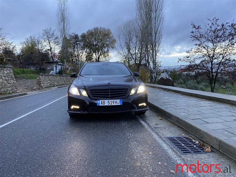 2010' Mercedes-Benz E 350 photo #1