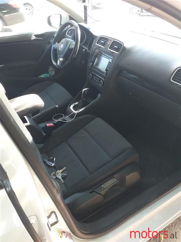 2012' Volkswagen Golf photo #5