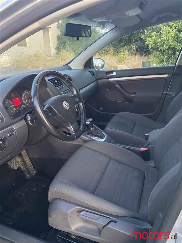 2007' Volkswagen Golf photo #5