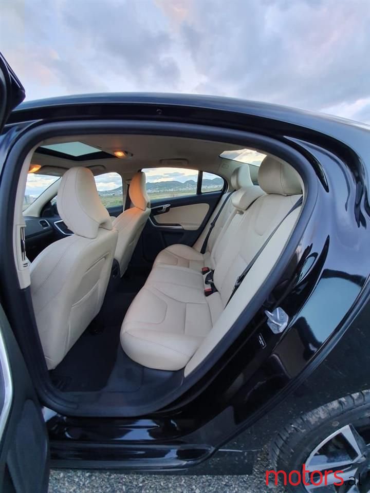 2017' Volvo S60 photo #5