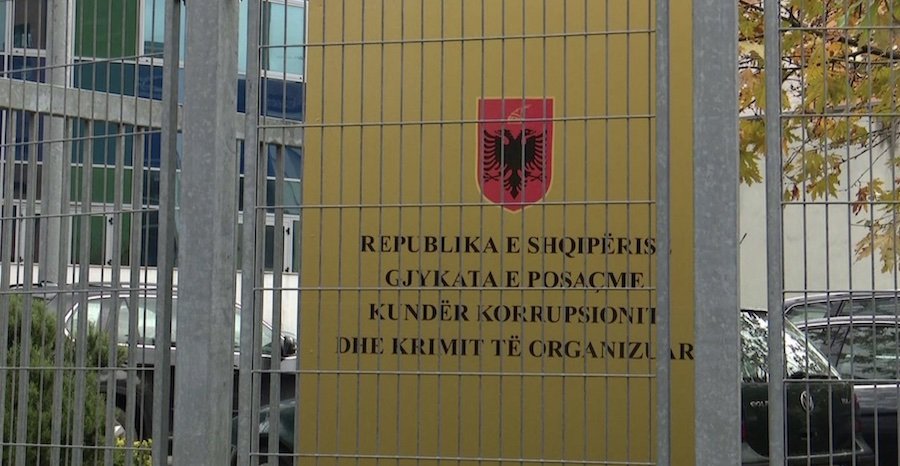Trafikonin mjete të vjedhura nga Kosova/ GJKKO kalon për gjykim dosjen, mes të pandehurve tre policë