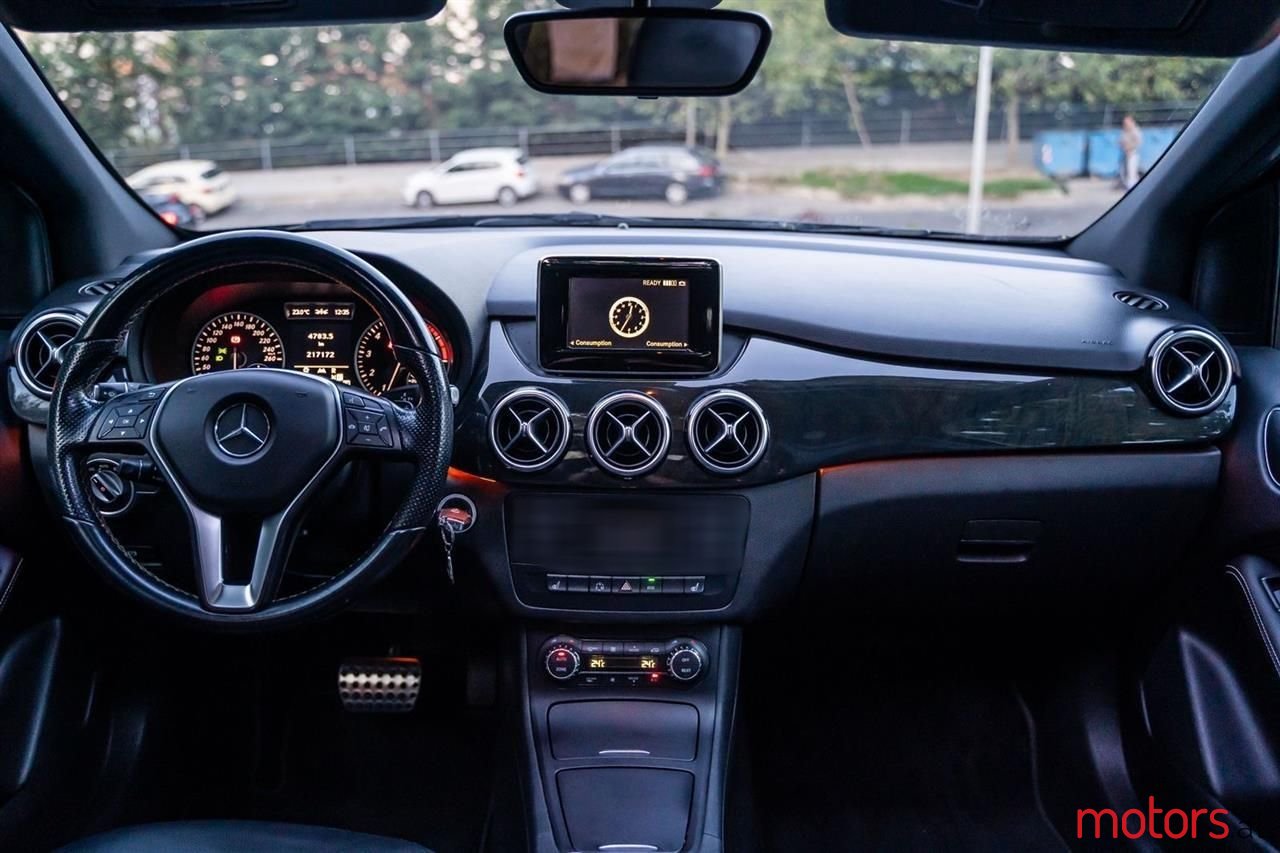2013' Mercedes-Benz B 250 photo #4