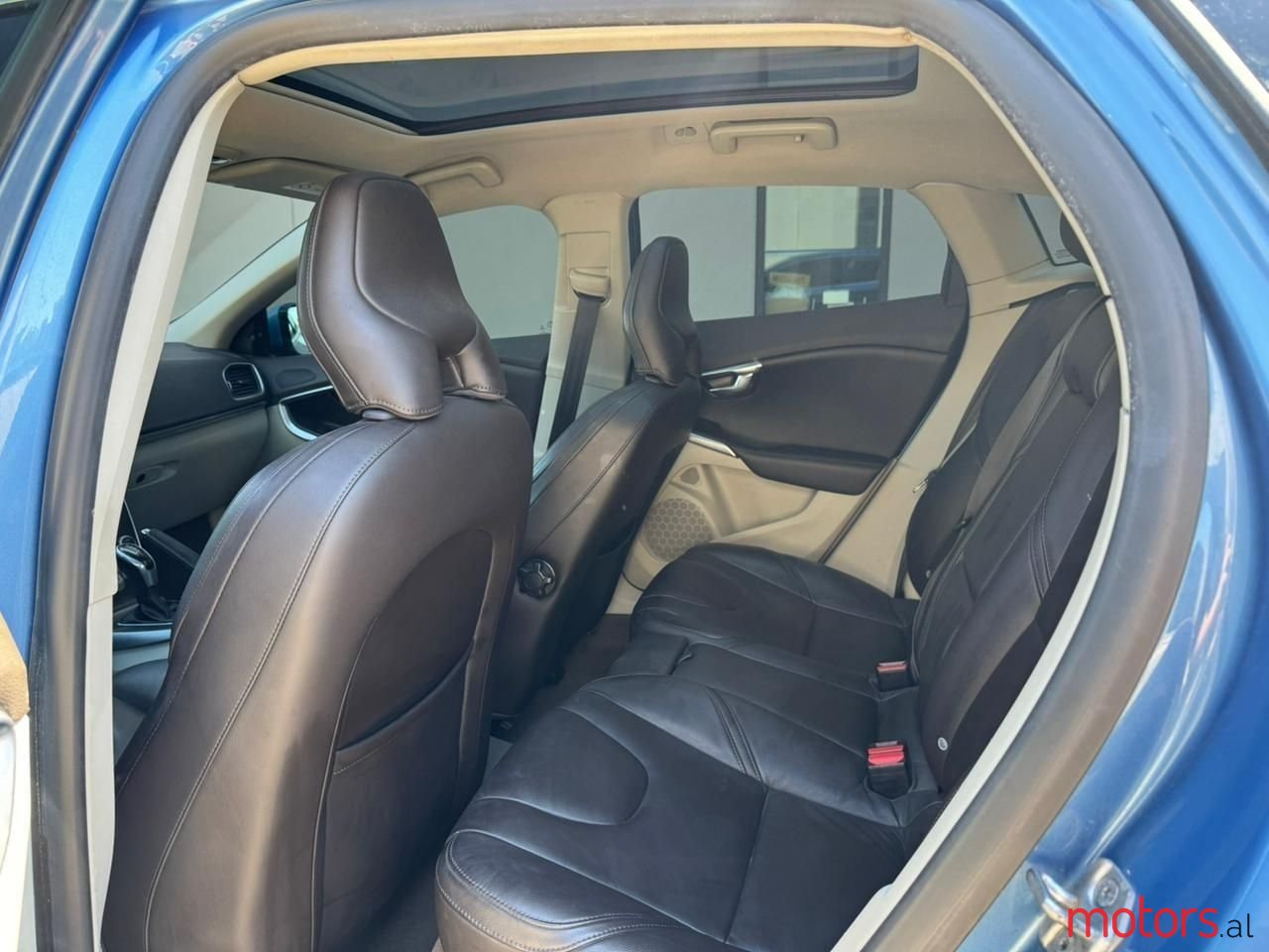 2014' Volvo V40 photo #5