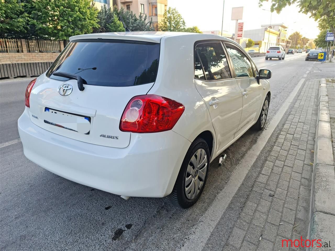 2009' Toyota Auris photo #5