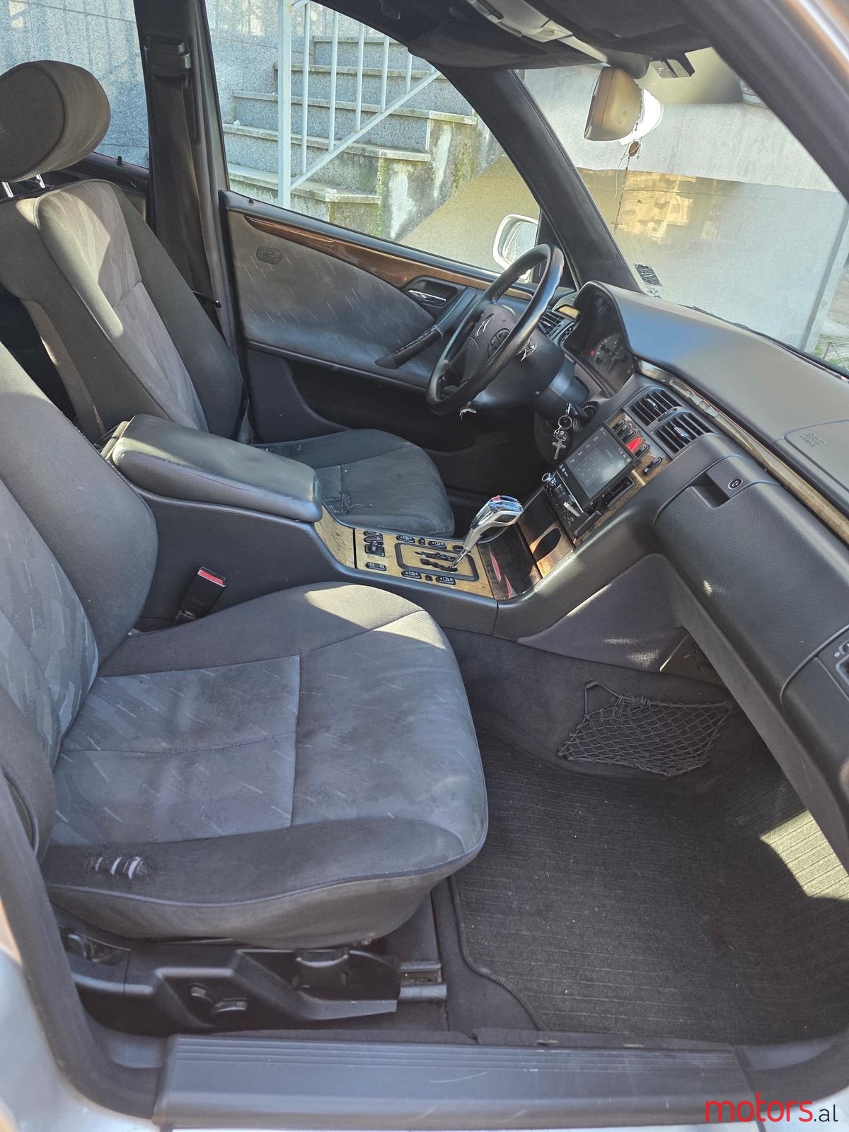 2001' Mercedes-Benz E 270 photo #4