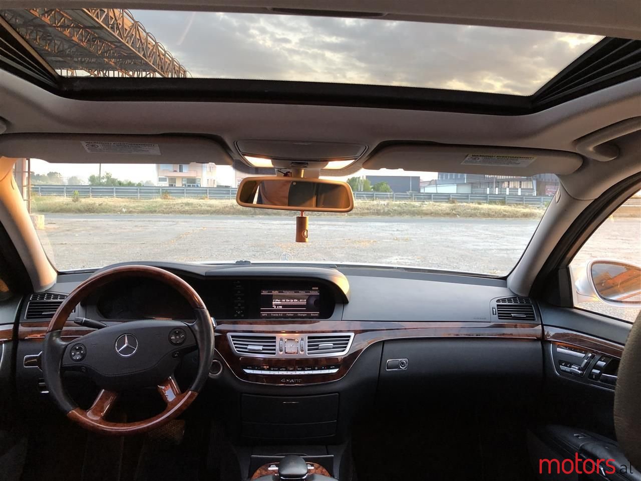 2008' Mercedes-Benz S 550 photo #5