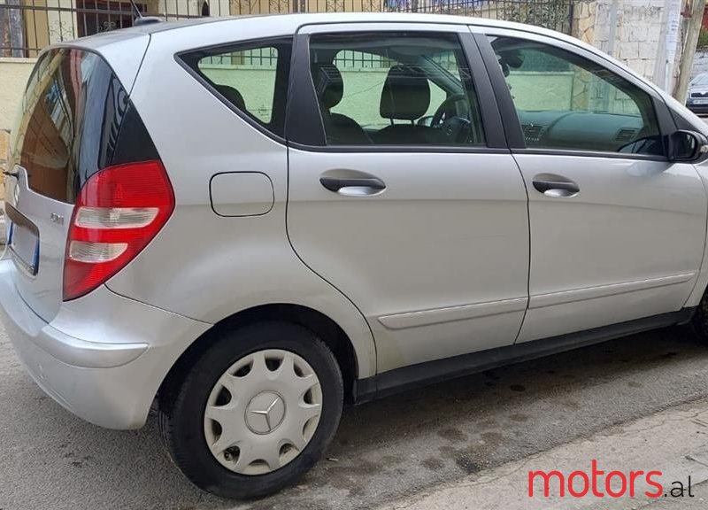 2008' Mercedes-Benz A 180 photo #3