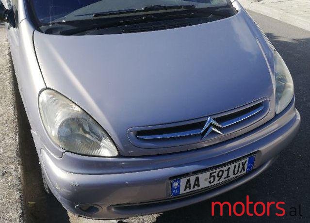 2002' Citroen Xsara Picasso photo #1