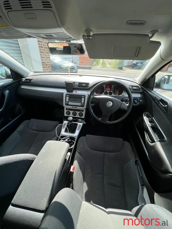 2007' Volkswagen Passat photo #4