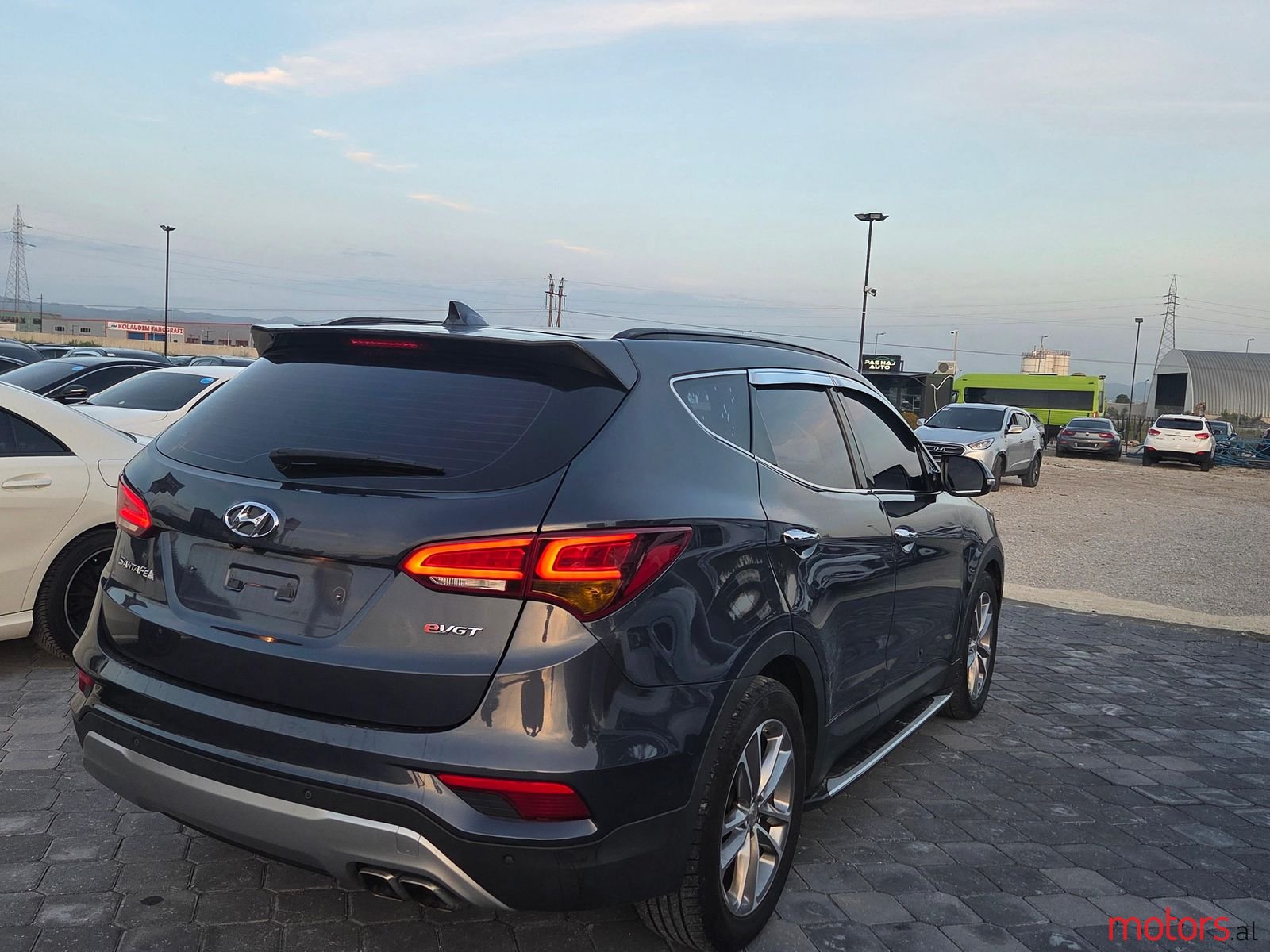 2016' Hyundai Santa Fe photo #4