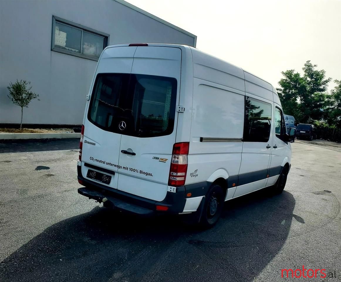 2010' Mercedes-Benz Sprinter photo #4