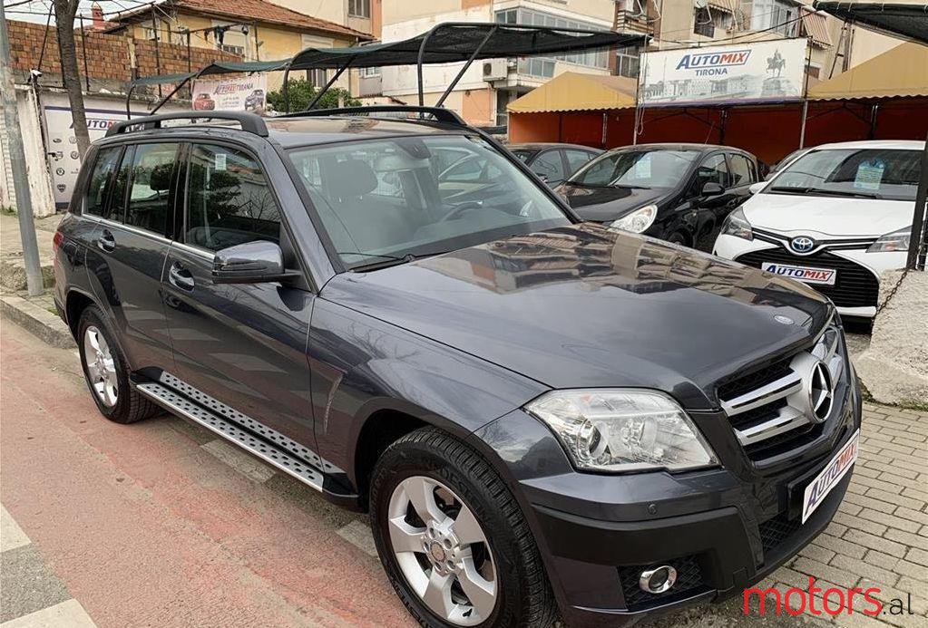 2009' Mercedes-Benz GLK 320 photo #2