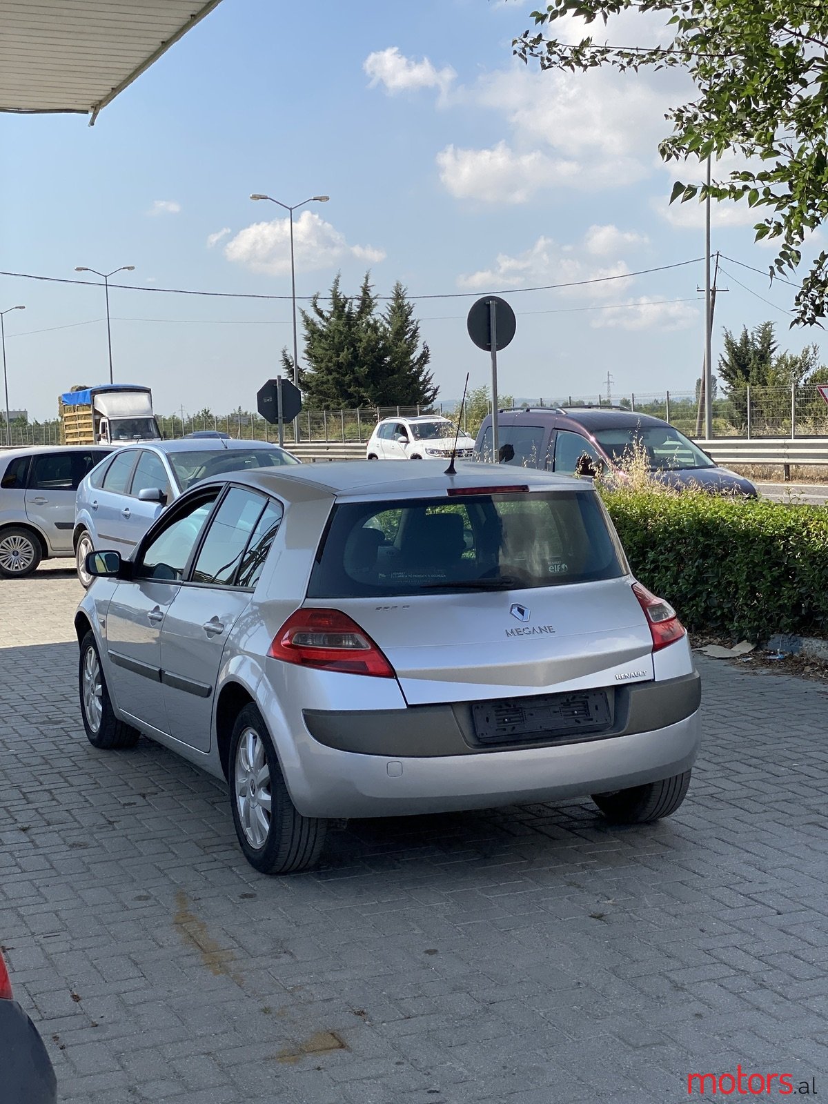 2007' Renault Megane photo #5