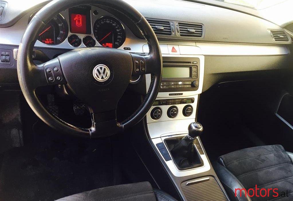 2007' Volkswagen Passat photo #2