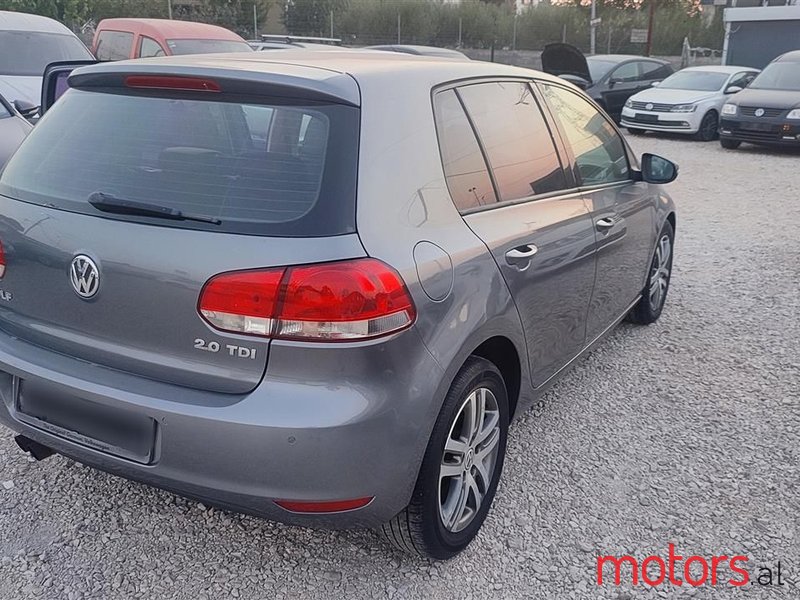 2010' Volkswagen Golf photo #3
