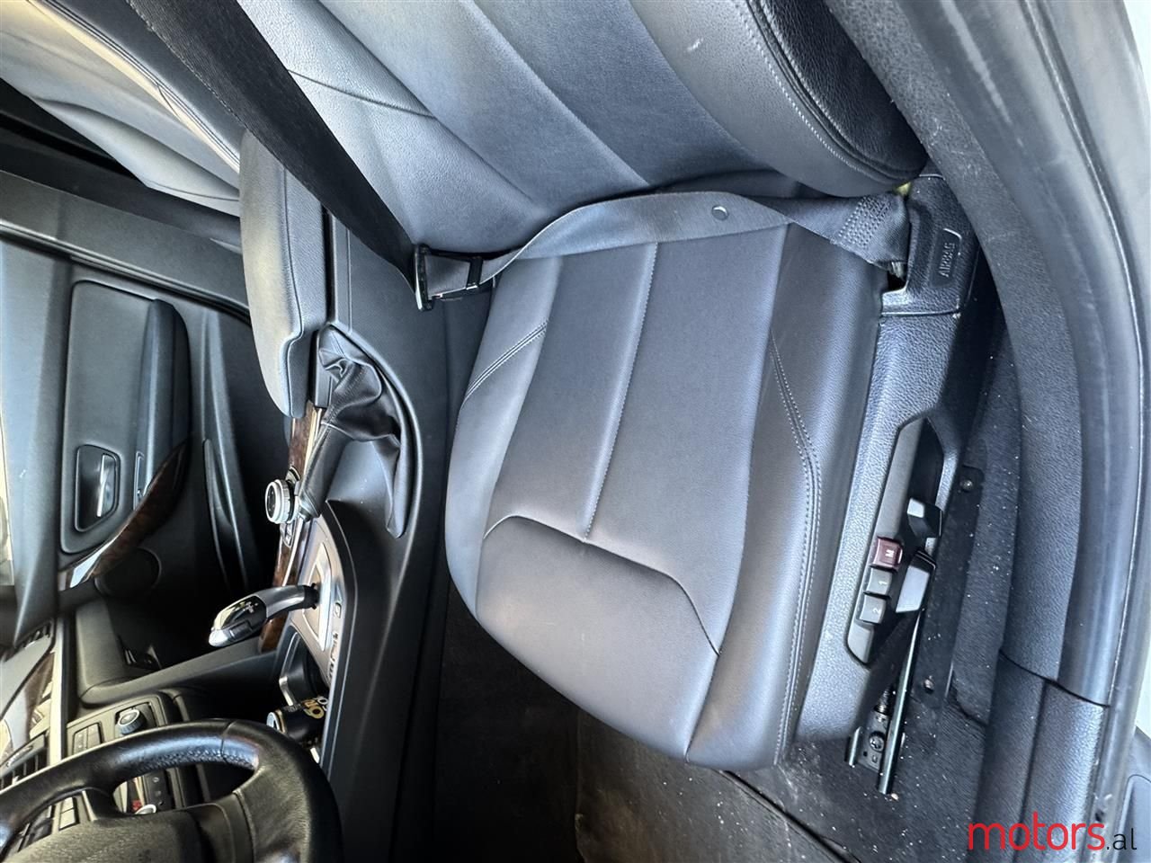 2013' BMW 320 photo #4