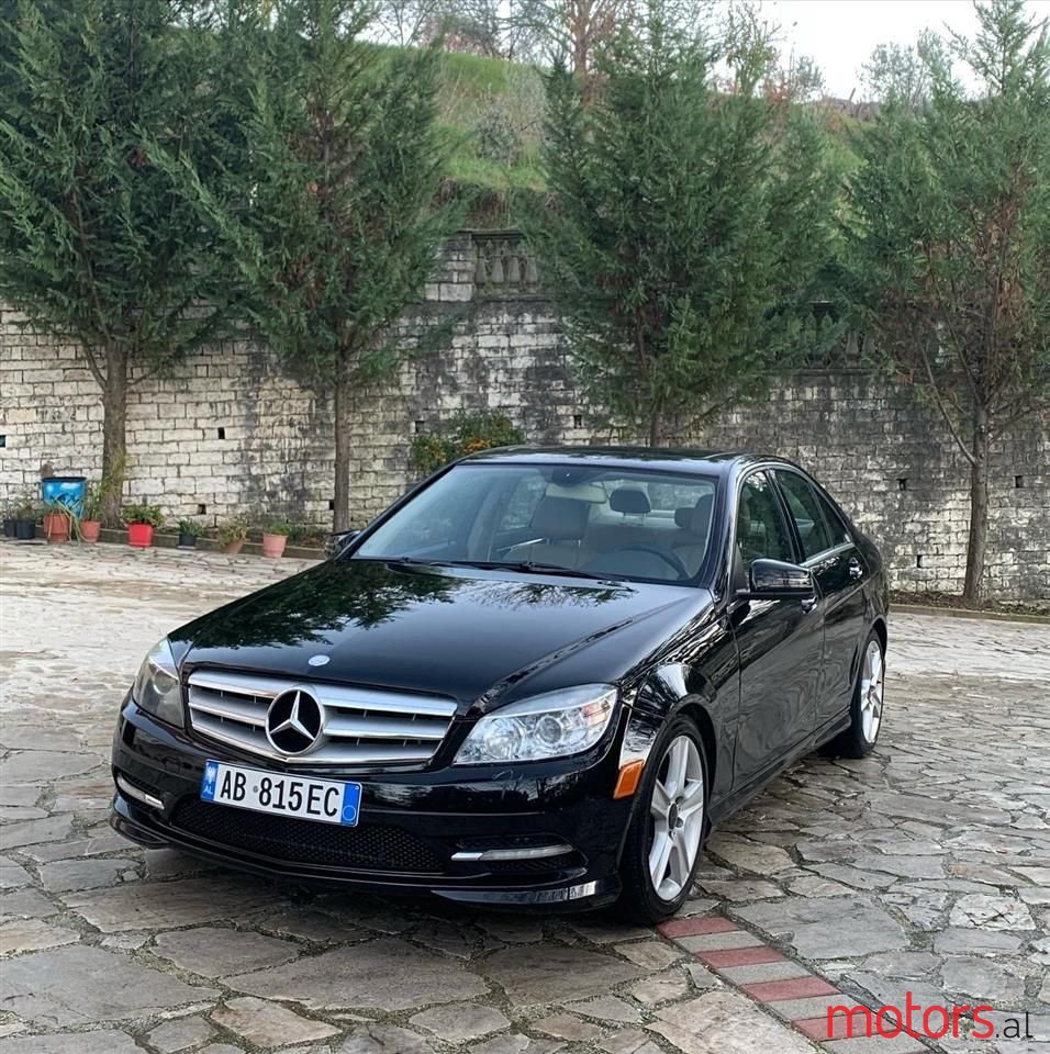 2011' Mercedes-Benz C 300 photo #6