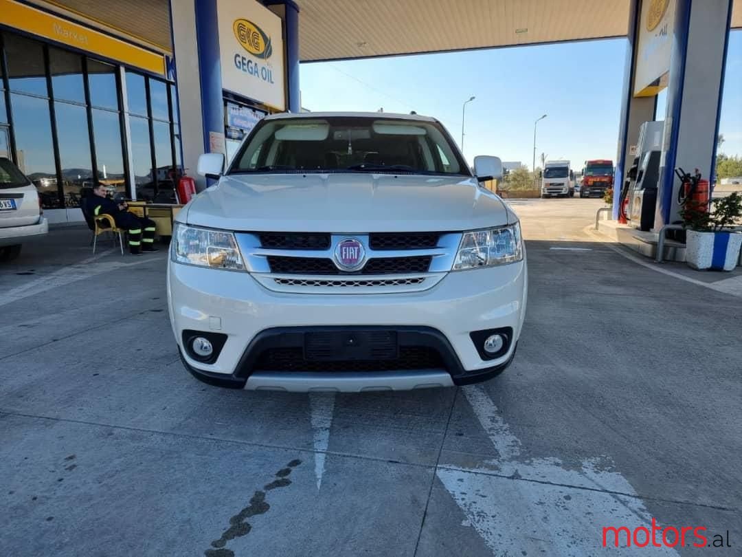 2013' Fiat Freemont photo #4