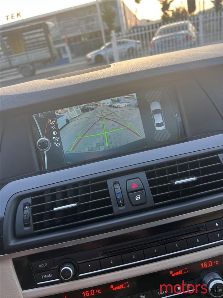 2012' BMW 528 photo #6